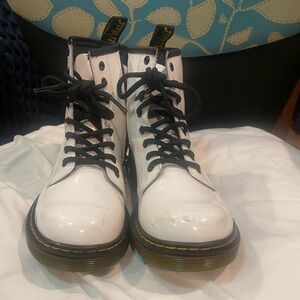 Dr martens kids size 3 white